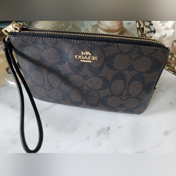 Coach SET! Convertible CROSSBODY Plus Matching Wallet wristlet! - Picture 2 of 16